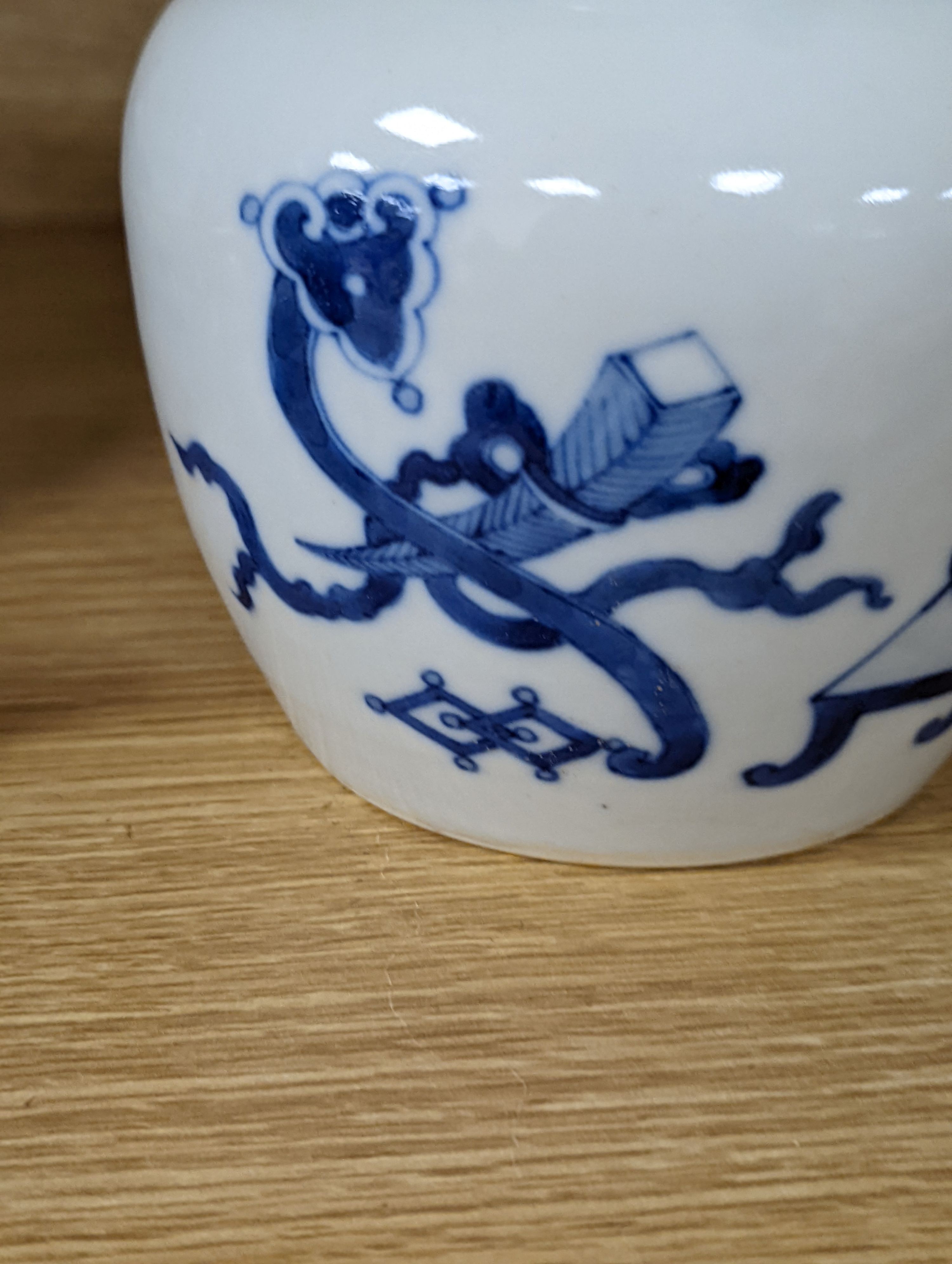 A 19th century Chinese blue and white vase, 20cm